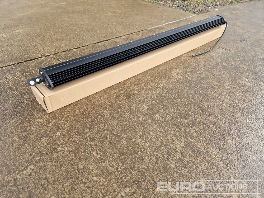 Unused 32" 300W Combo Beam LED Light Bar, Mounting Brackets, IP68 Waterproof - Vybavení garáže/ Dílny: obrázek 2 Unused 32" 300W Combo Beam LED Light Bar, Mounting Brackets, IP68 Waterproof - Vybavení garáže/ Dílny: obrázek 2