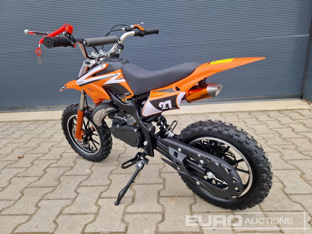 Unused DIRTBIKE 50R-D705 49CC Kids Petrol Motorbike, Automatic - Motocykl: obrázek 4 Unused DIRTBIKE 50R-D705 49CC Kids Petrol Motorbike, Automatic - Motocykl: obrázek 4
