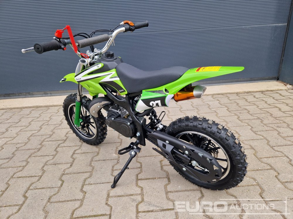 Unused DIRTBIKE 50R-D705 49CC Kids Petrol Motorbike, Automatic - Motocykl: obrázek 4 Unused DIRTBIKE 50R-D705 49CC Kids Petrol Motorbike, Automatic - Motocykl: obrázek 4