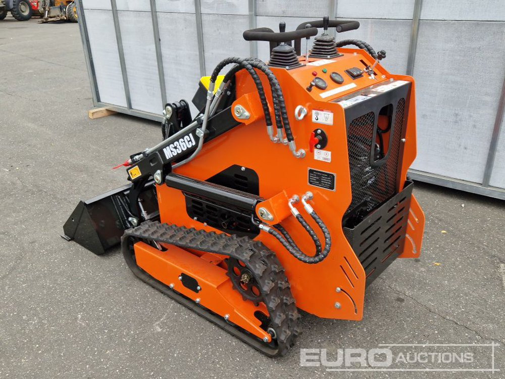 Unused Tracked Skidsteer Loader, Piped, Bucket - Smykem řízený nakladač pásový: obrázek 3 Unused Tracked Skidsteer Loader, Piped, Bucket - Smykem řízený nakladač pásový: obrázek 3