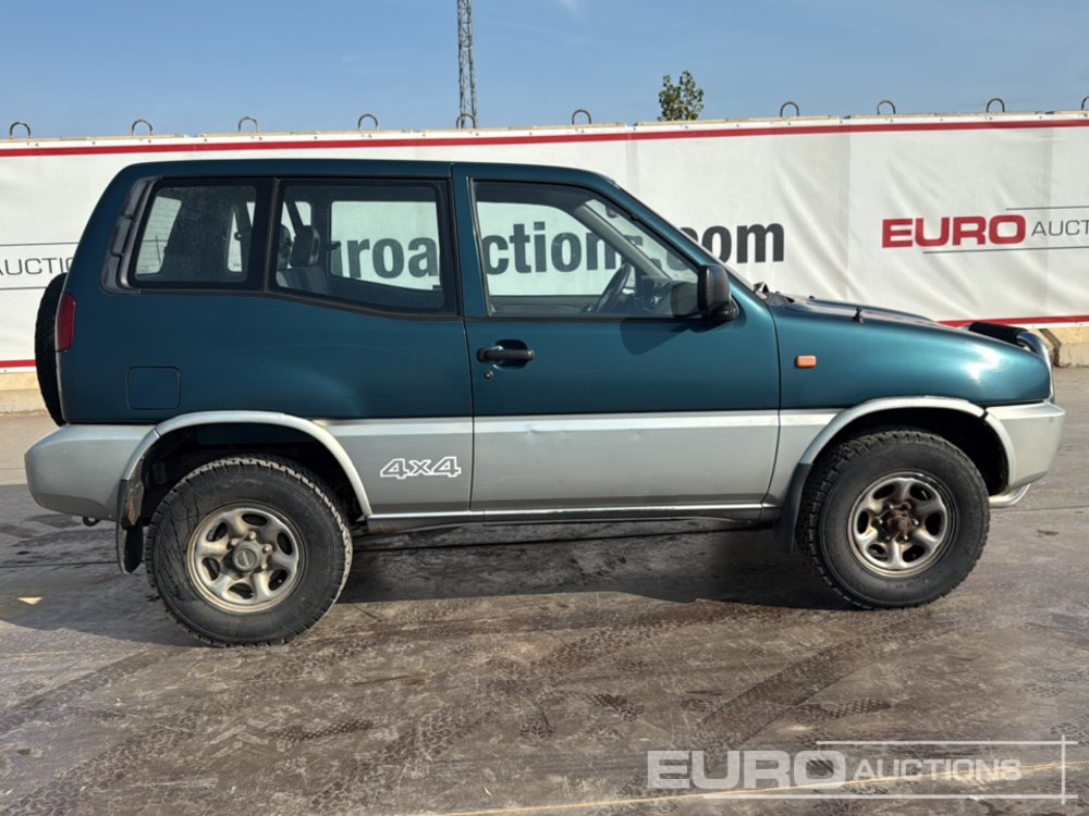 SUV 1995 Nissan Terrano II: obrázek 6