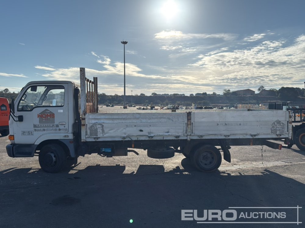 1999 Nissan Cabstar - Nákladní automobil valníkový/ Plošinový: obrázek 2 1999 Nissan Cabstar - Nákladní automobil valníkový/ Plošinový: obrázek 2