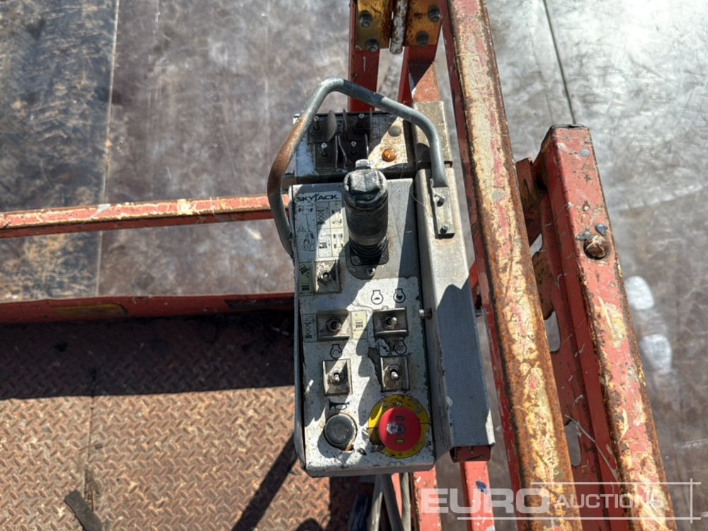 Pracovní plošina 2015 SkyJack SJ6826RT: obrázek 16