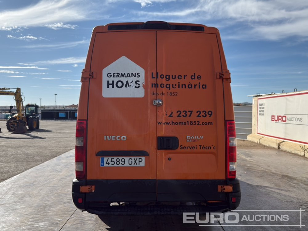 2010 Iveco Daily 35 S14 - Dodávka: obrázek 4 2010 Iveco Daily 35 S14 - Dodávka: obrázek 4