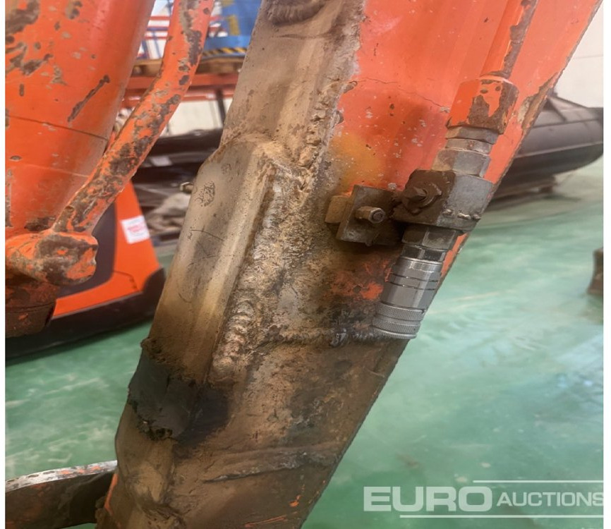 Hitachi ZX35U-2 - Mini rýpadlo: obrázek 4 Hitachi ZX35U-2 - Mini rýpadlo: obrázek 4