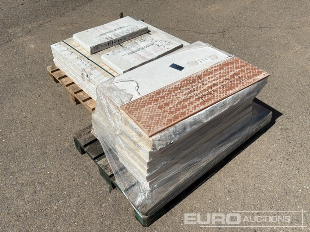 Pallet of Tiles (2 of) - Nástroj/ Vybavení: obrázek 4 Pallet of Tiles (2 of) - Nástroj/ Vybavení: obrázek 4