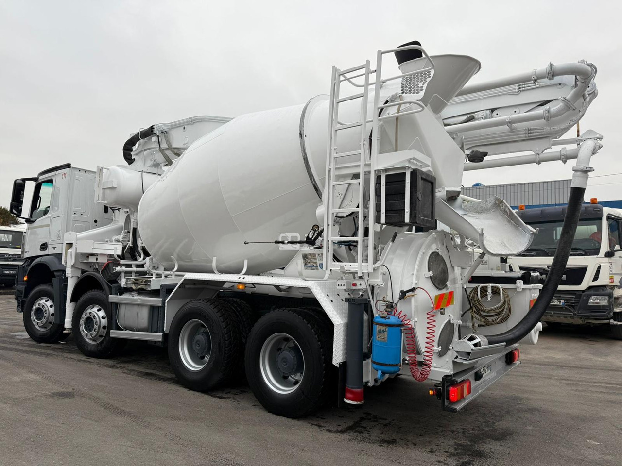 Camion mixo-pompe Arocs 3240 EE-572-PH - Autočerpadlo: obrázek 4 Camion mixo-pompe Arocs 3240 EE-572-PH - Autočerpadlo: obrázek 4