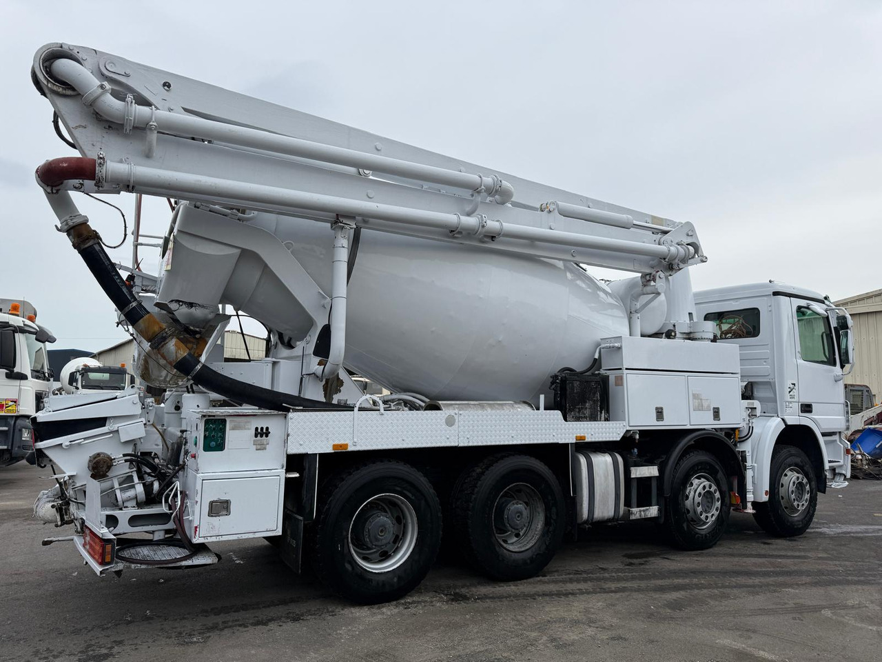 Camion mixo-pompe Mercedes Actros DS-840-FF - Autodomíchávač s čerpadlem: obrázek 4 Camion mixo-pompe Mercedes Actros DS-840-FF - Autodomíchávač s čerpadlem: obrázek 4