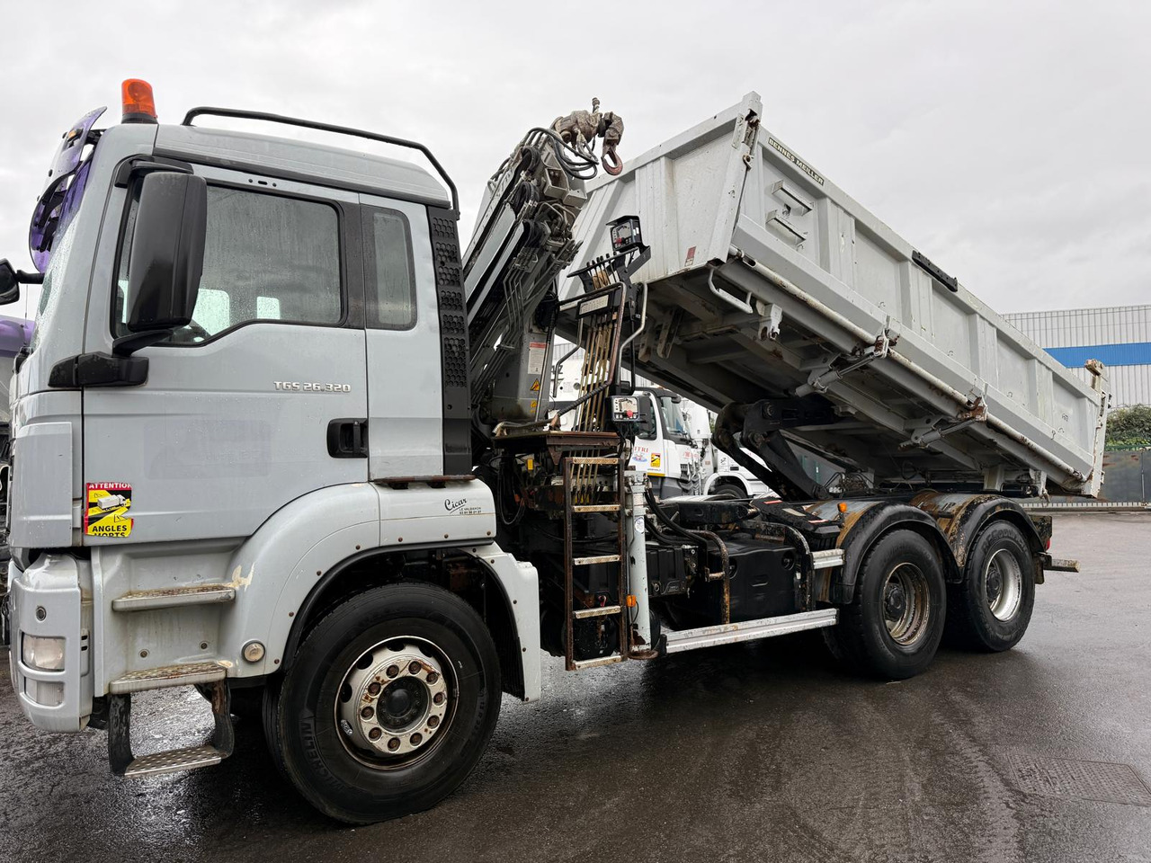 Camion porteur grue bi-benne MAN TGS 26.320 AB-504-HR - Sklápěč, Auto s hydraulickou rukou: obrázek 4 Camion porteur grue bi-benne MAN TGS 26.320 AB-504-HR - Sklápěč, Auto s hydraulickou rukou: obrázek 4