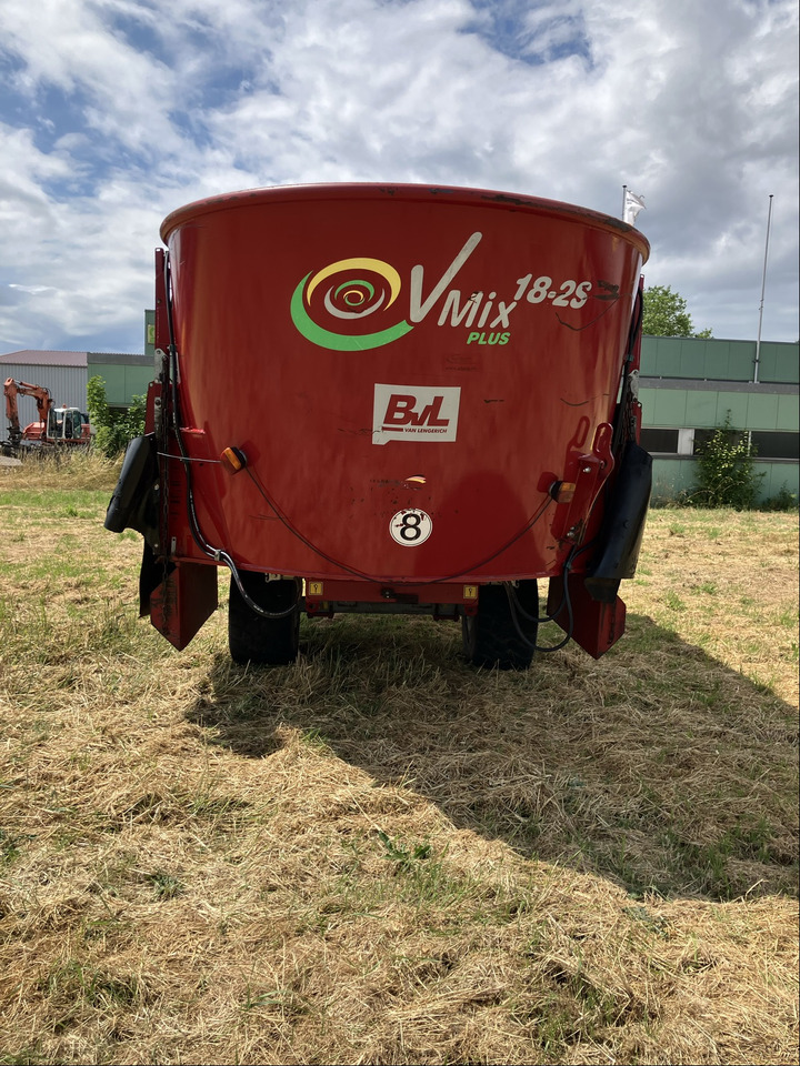 BVL Futtermischwagen V-Mix 18 2S - Krmný míchací vůz: obrázek 4 BVL Futtermischwagen V-Mix 18 2S - Krmný míchací vůz: obrázek 4