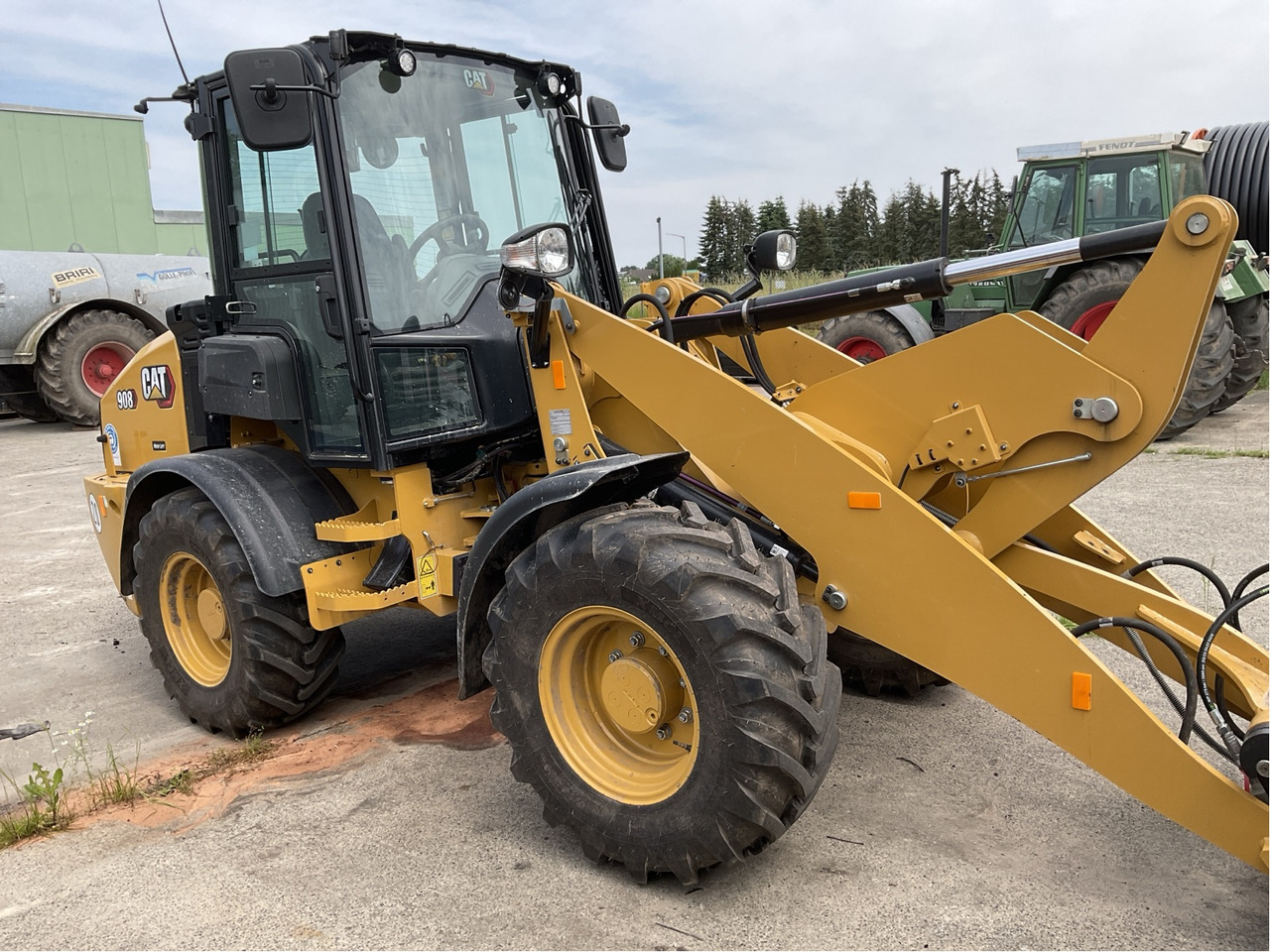 Caterpillar 908 HL - Kolový nakladač: obrázek 5 Caterpillar 908 HL - Kolový nakladač: obrázek 5