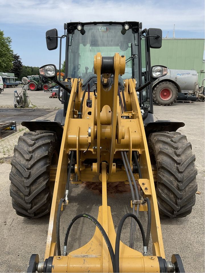 Caterpillar 908 HL - Kolový nakladač: obrázek 4 Caterpillar 908 HL - Kolový nakladač: obrázek 4