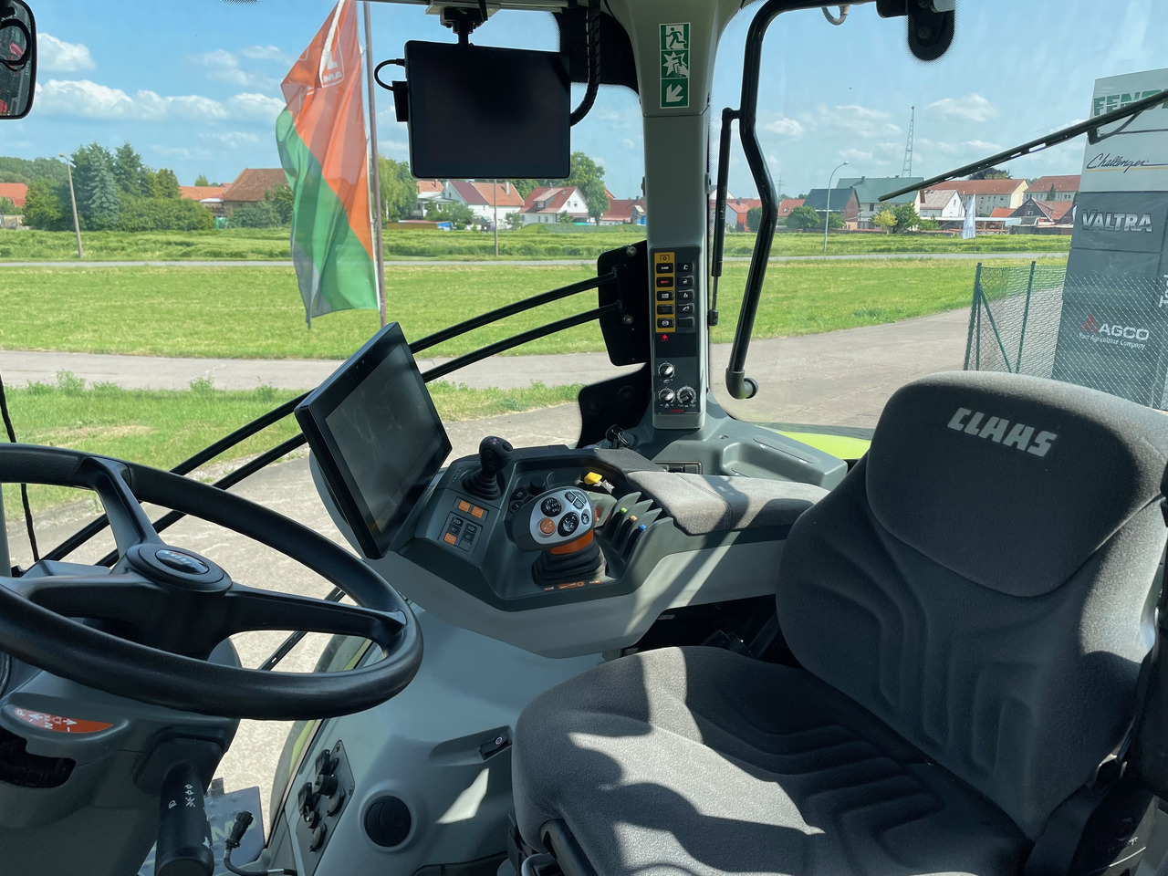 Claas Axion 870 CMATIC - Traktor: obrázek 4 Claas Axion 870 CMATIC - Traktor: obrázek 4