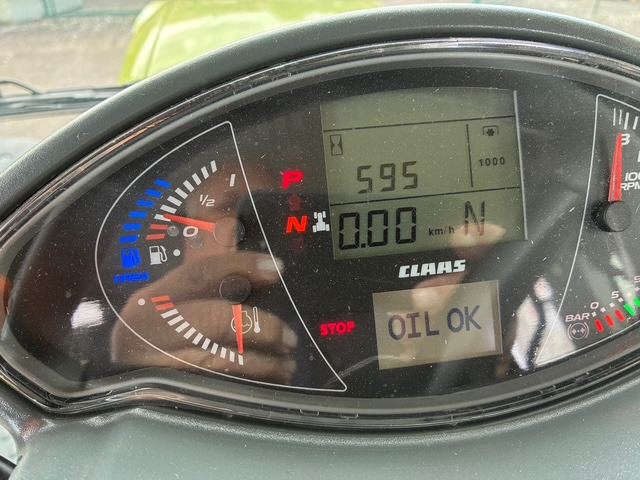 Claas Axion 870 CMATIC - Traktor: obrázek 2 Claas Axion 870 CMATIC - Traktor: obrázek 2