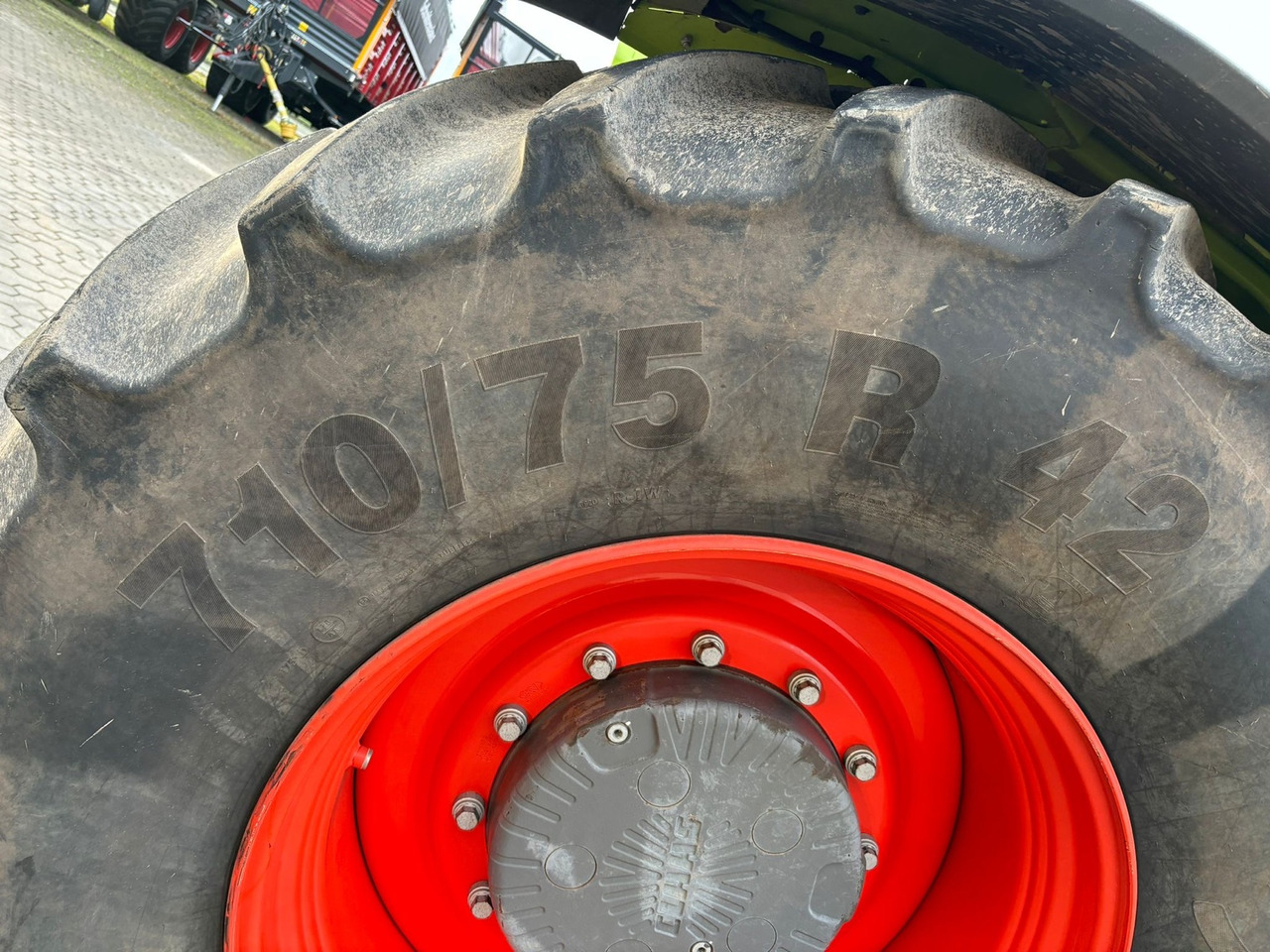 Claas Xerion 4200 Trac - Traktor: obrázek 2 Claas Xerion 4200 Trac - Traktor: obrázek 2