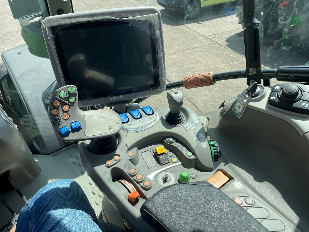 Deutz-Fahr Agrotron 7250 TTV - Traktor: obrázek 4 Deutz-Fahr Agrotron 7250 TTV - Traktor: obrázek 4