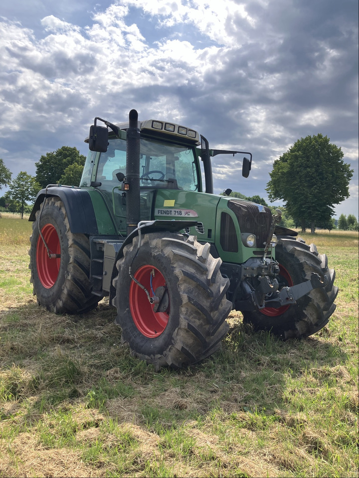 Fendt 718 Com3 Vario TMS - Traktor: obrázek 1 Fendt 718 Com3 Vario TMS - Traktor: obrázek 1