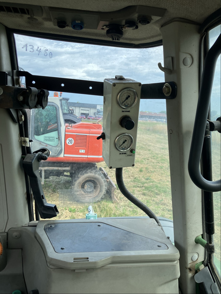 Fendt 718 Com3 Vario TMS - Traktor: obrázek 2 Fendt 718 Com3 Vario TMS - Traktor: obrázek 2