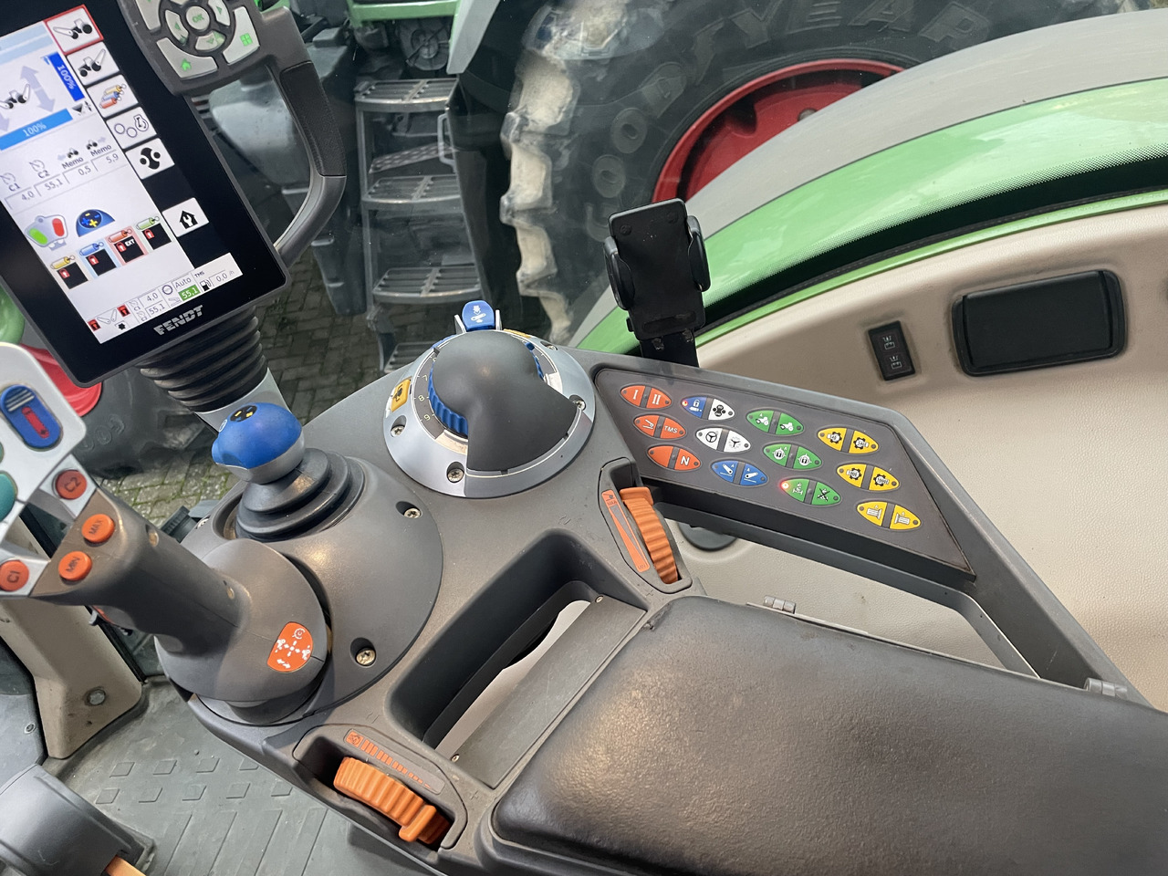 Fendt 718 Power Plus - Traktor: obrázek 3 Fendt 718 Power Plus - Traktor: obrázek 3