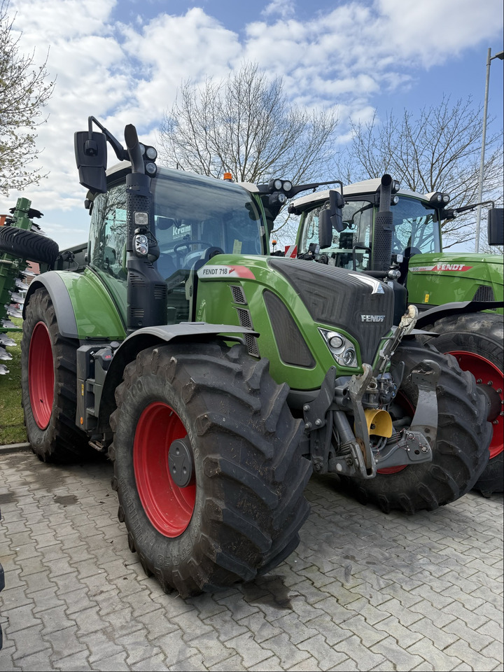 Fendt 718 Vario S4 ProfiPlus - Traktor: obrázek 1 Fendt 718 Vario S4 ProfiPlus - Traktor: obrázek 1