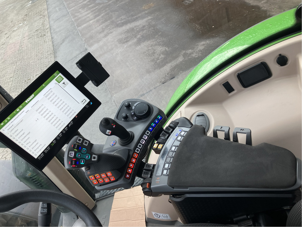 Fendt 724 Vario Gen6 Power Setting2 - Traktor: obrázek 3 Fendt 724 Vario Gen6 Power Setting2 - Traktor: obrázek 3