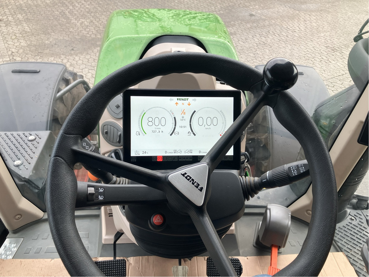 Fendt 724 Vario Gen6 Power Setting2 - Traktor: obrázek 4 Fendt 724 Vario Gen6 Power Setting2 - Traktor: obrázek 4
