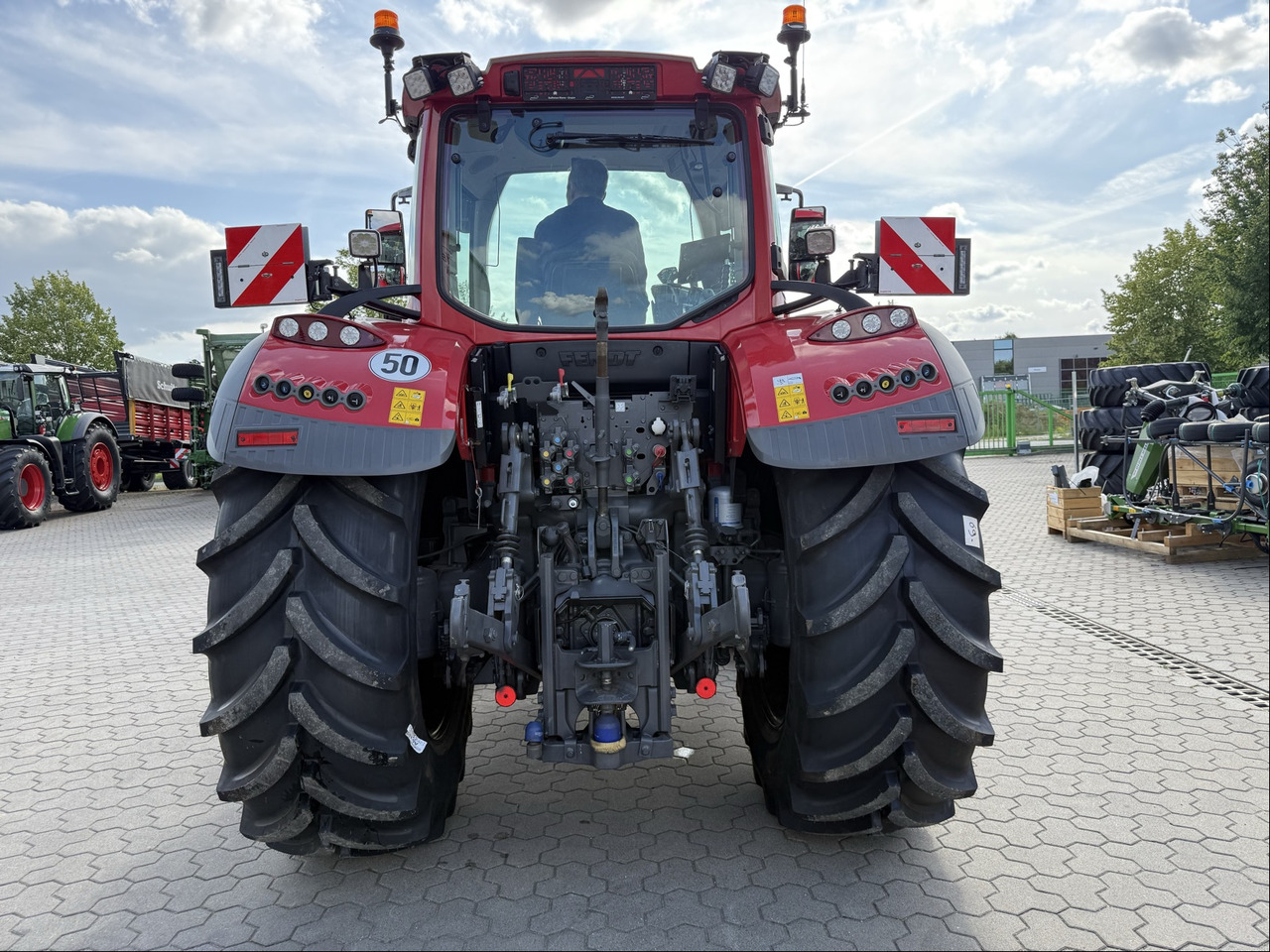 Fendt 724 Vario Gen6 ProfiPlus - Traktor: obrázek 2 Fendt 724 Vario Gen6 ProfiPlus - Traktor: obrázek 2