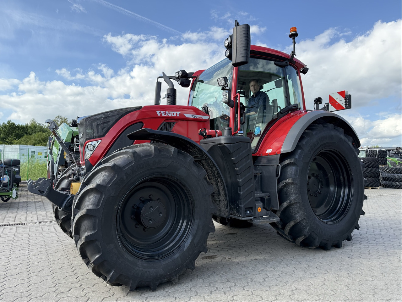 Fendt 724 Vario Gen6 ProfiPlus - Traktor: obrázek 1 Fendt 724 Vario Gen6 ProfiPlus - Traktor: obrázek 1