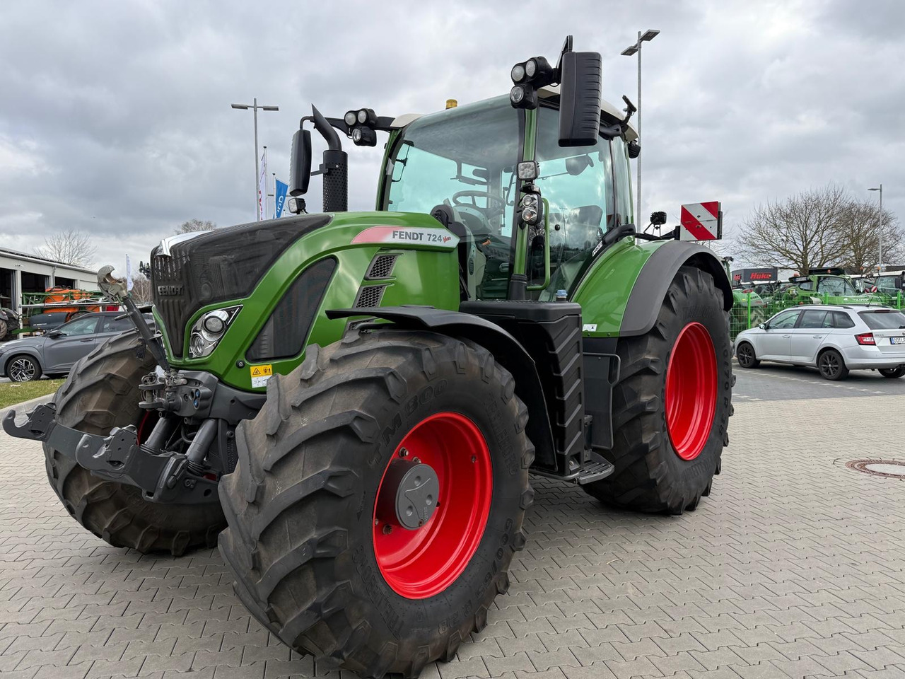 Fendt 724 Vario S4 - Traktor: obrázek 1 Fendt 724 Vario S4 - Traktor: obrázek 1