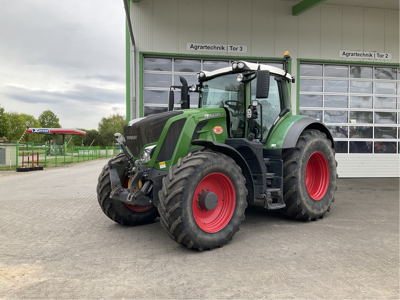 Fendt 826 Vario S4 - Traktor: obrázek 1 Fendt 826 Vario S4 - Traktor: obrázek 1
