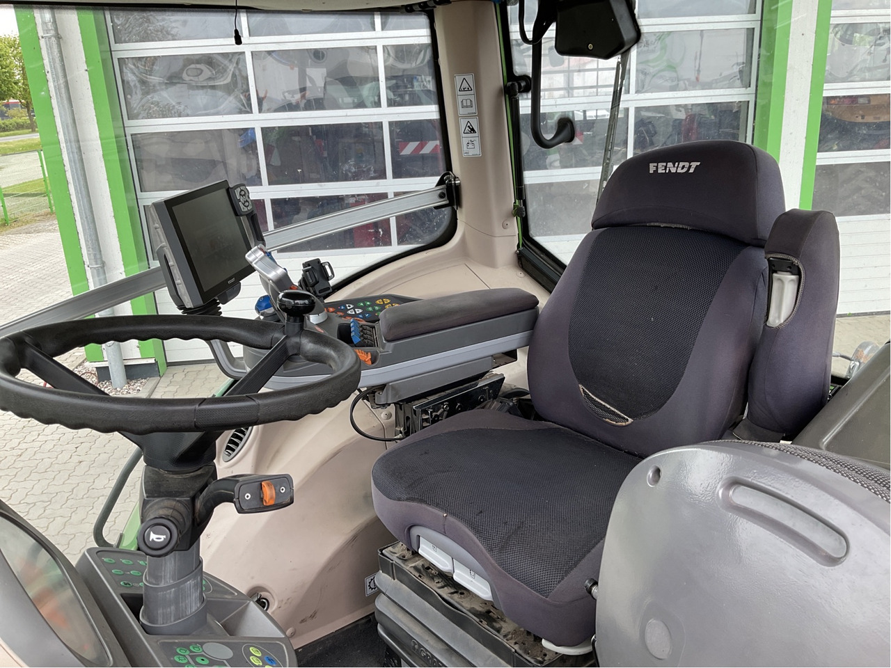 Fendt 826 Vario S4 - Traktor: obrázek 2 Fendt 826 Vario S4 - Traktor: obrázek 2