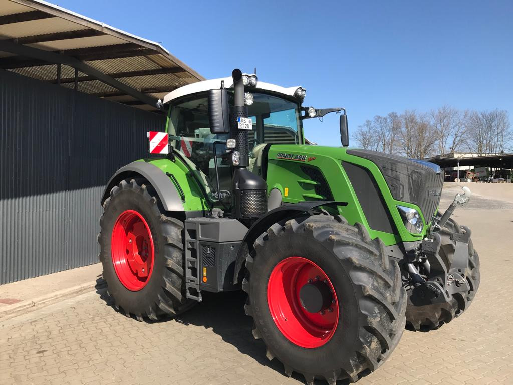 Fendt 828 Vario S4 Profi - Traktor: obrázek 3 Fendt 828 Vario S4 Profi - Traktor: obrázek 3