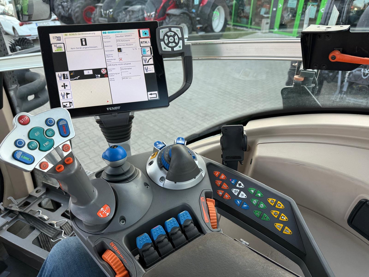 Fendt 828 Vario S4 ProfiPlus - Traktor: obrázek 2 Fendt 828 Vario S4 ProfiPlus - Traktor: obrázek 2