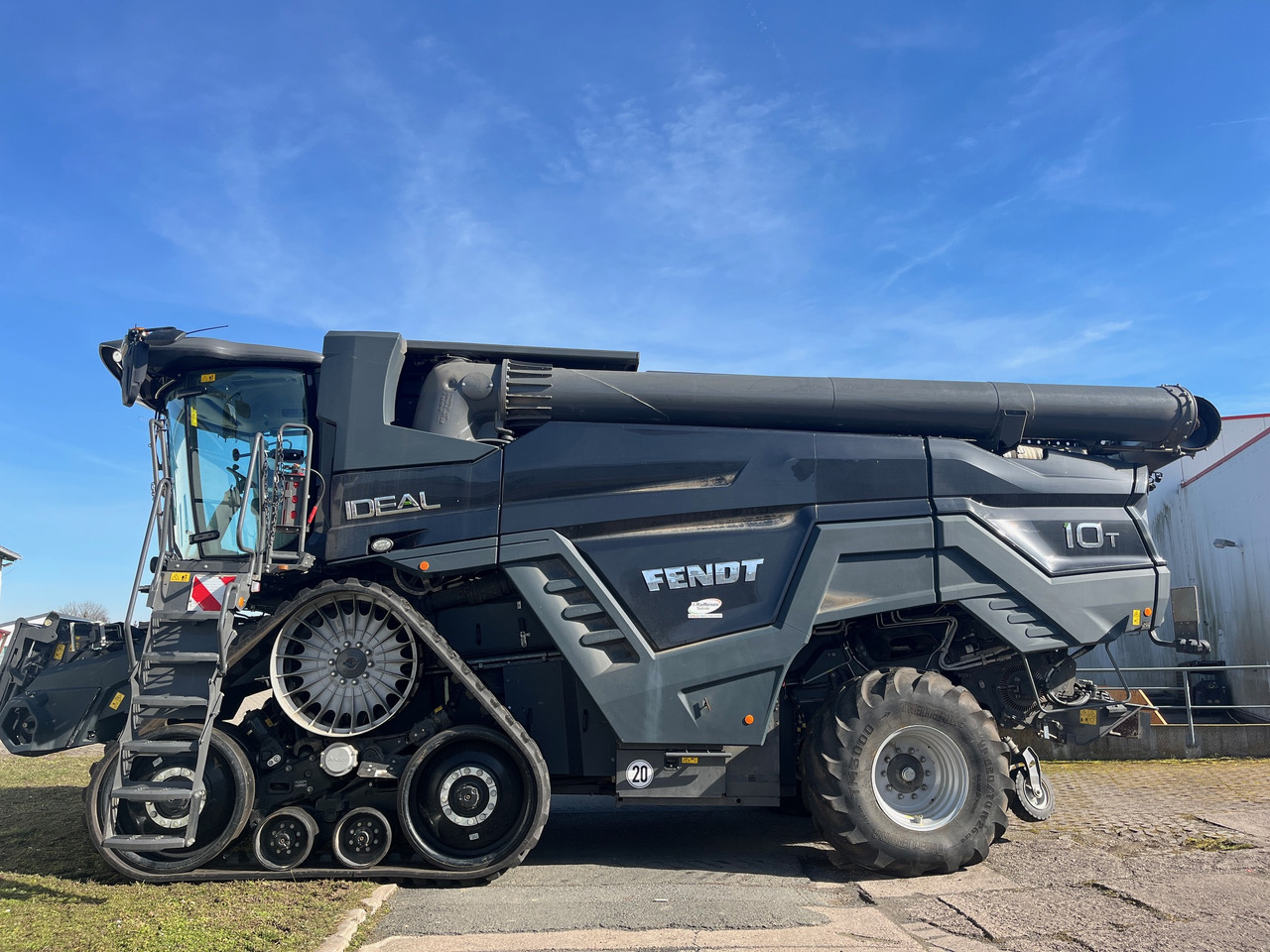Fendt IDEAL 10T - Sklízecí mlátička: obrázek 1 Fendt IDEAL 10T - Sklízecí mlátička: obrázek 1