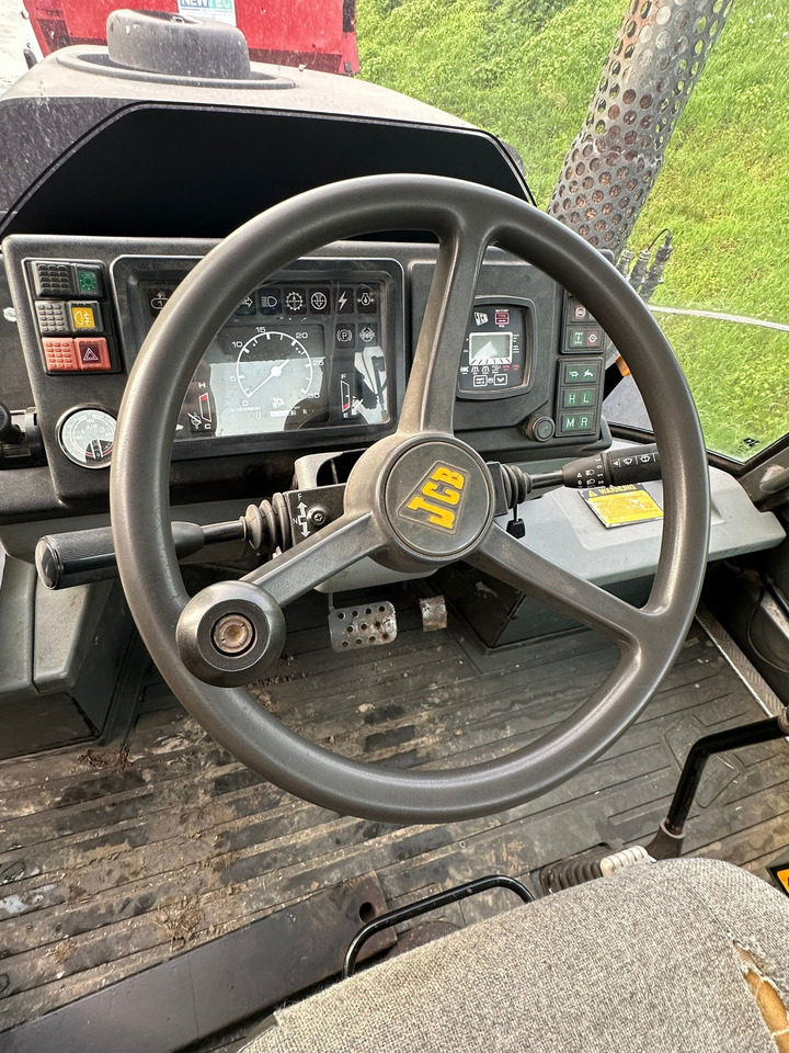JCB Fastrac - Traktor: obrázek 2 JCB Fastrac - Traktor: obrázek 2