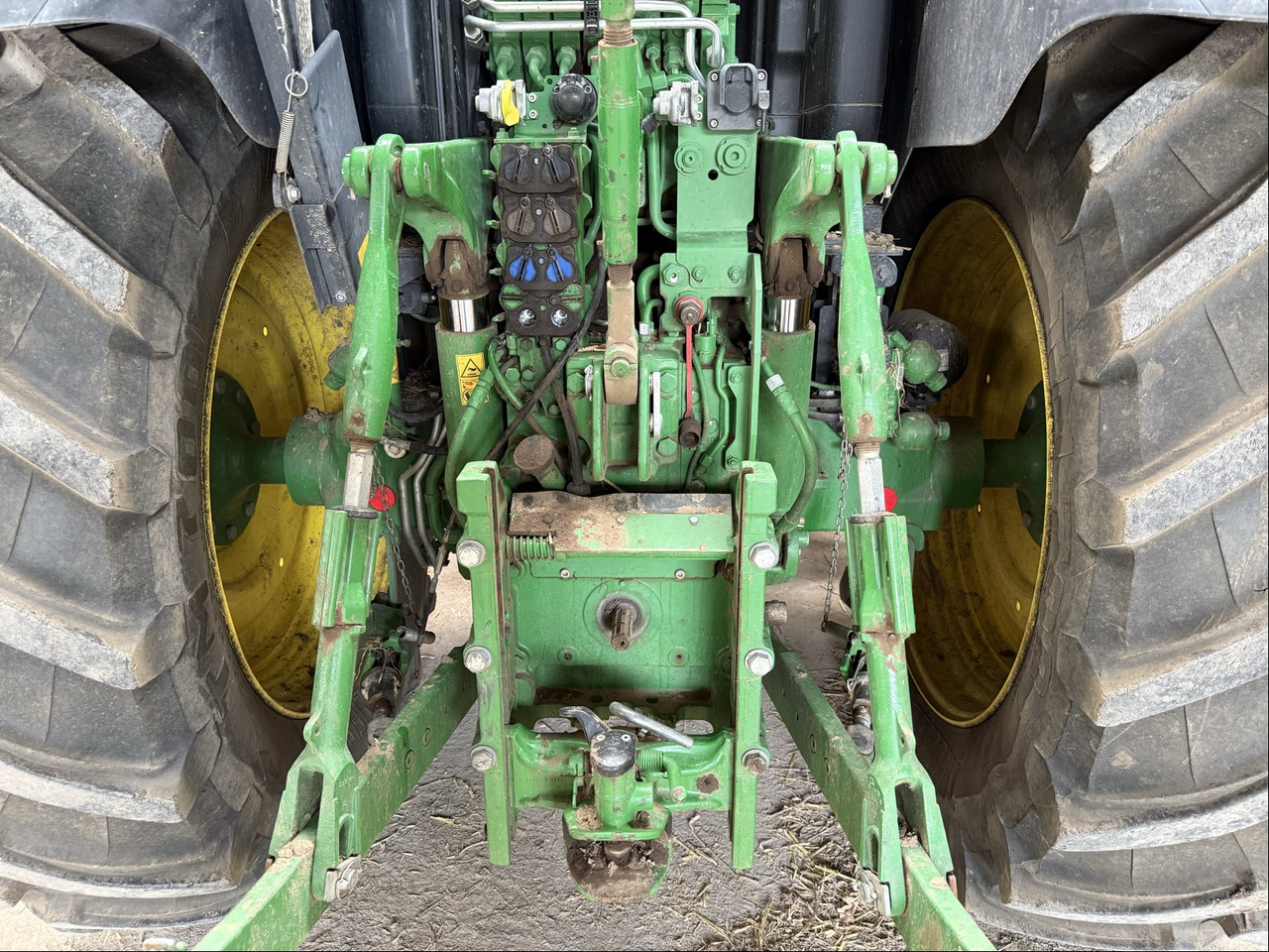 John Deere 6175 R AutoQuad - Traktor: obrázek 5 John Deere 6175 R AutoQuad - Traktor: obrázek 5