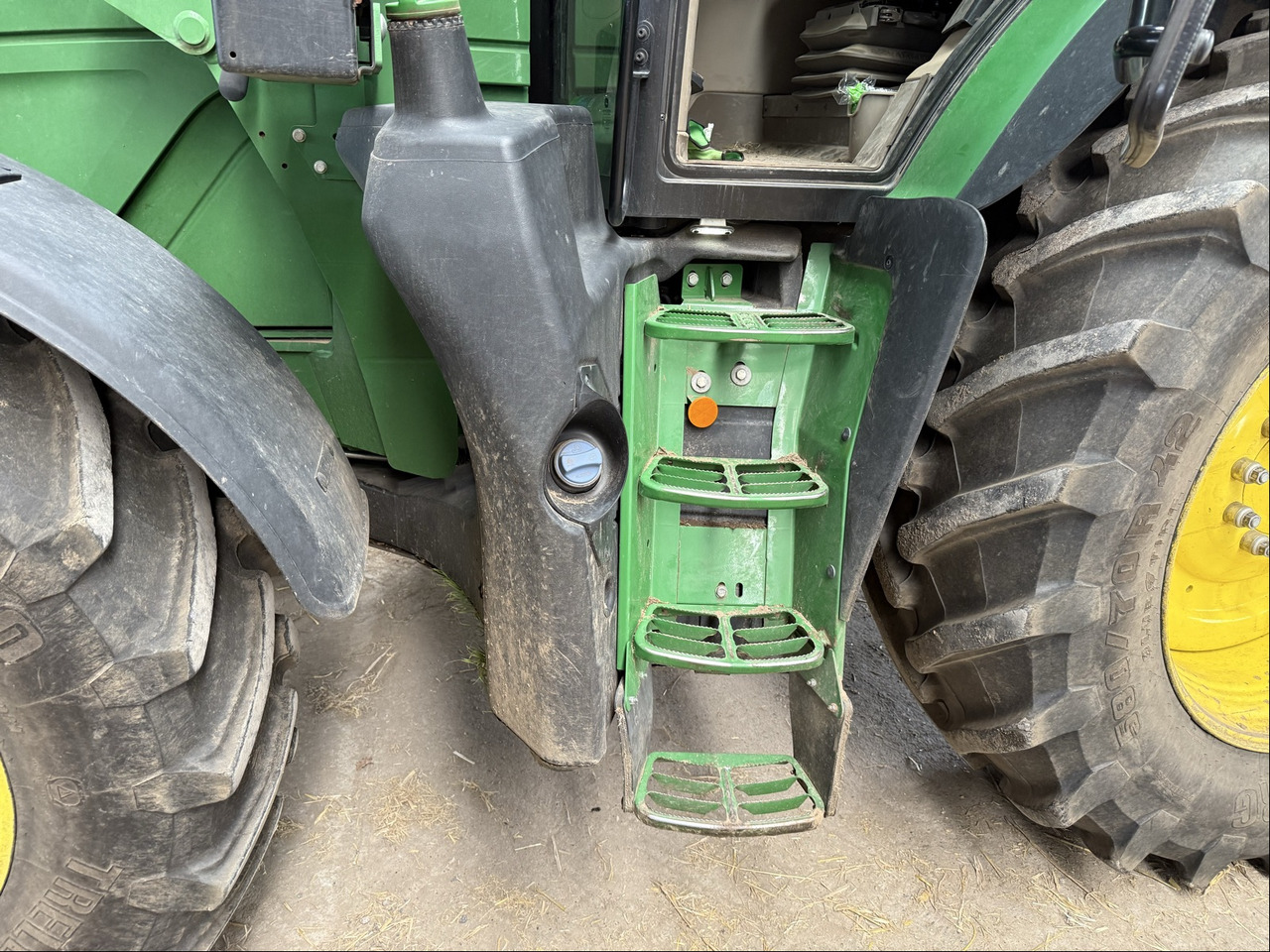 John Deere 6175 R AutoQuad - Traktor: obrázek 4 John Deere 6175 R AutoQuad - Traktor: obrázek 4