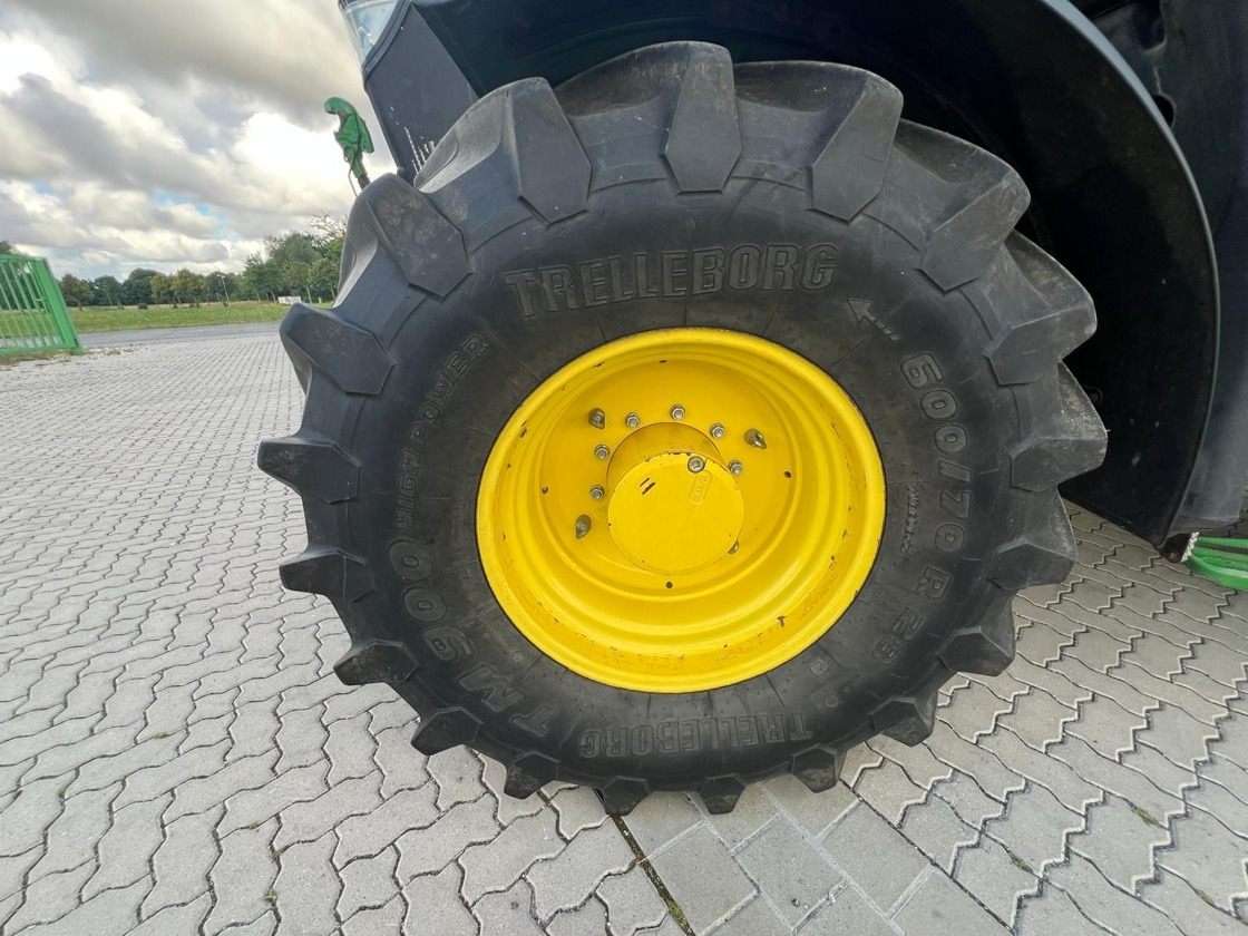 John Deere 6215 R - Traktor: obrázek 4 John Deere 6215 R - Traktor: obrázek 4