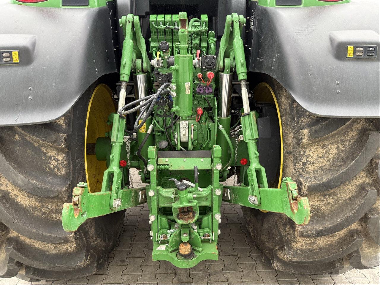 John Deere 6250 R - Traktor: obrázek 3 John Deere 6250 R - Traktor: obrázek 3