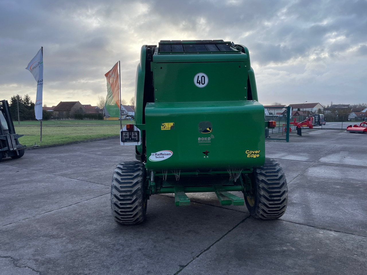 John Deere 864 Rundballenpresse - Stroj na sklizeň pícnin: obrázek 4 John Deere 864 Rundballenpresse - Stroj na sklizeň pícnin: obrázek 4
