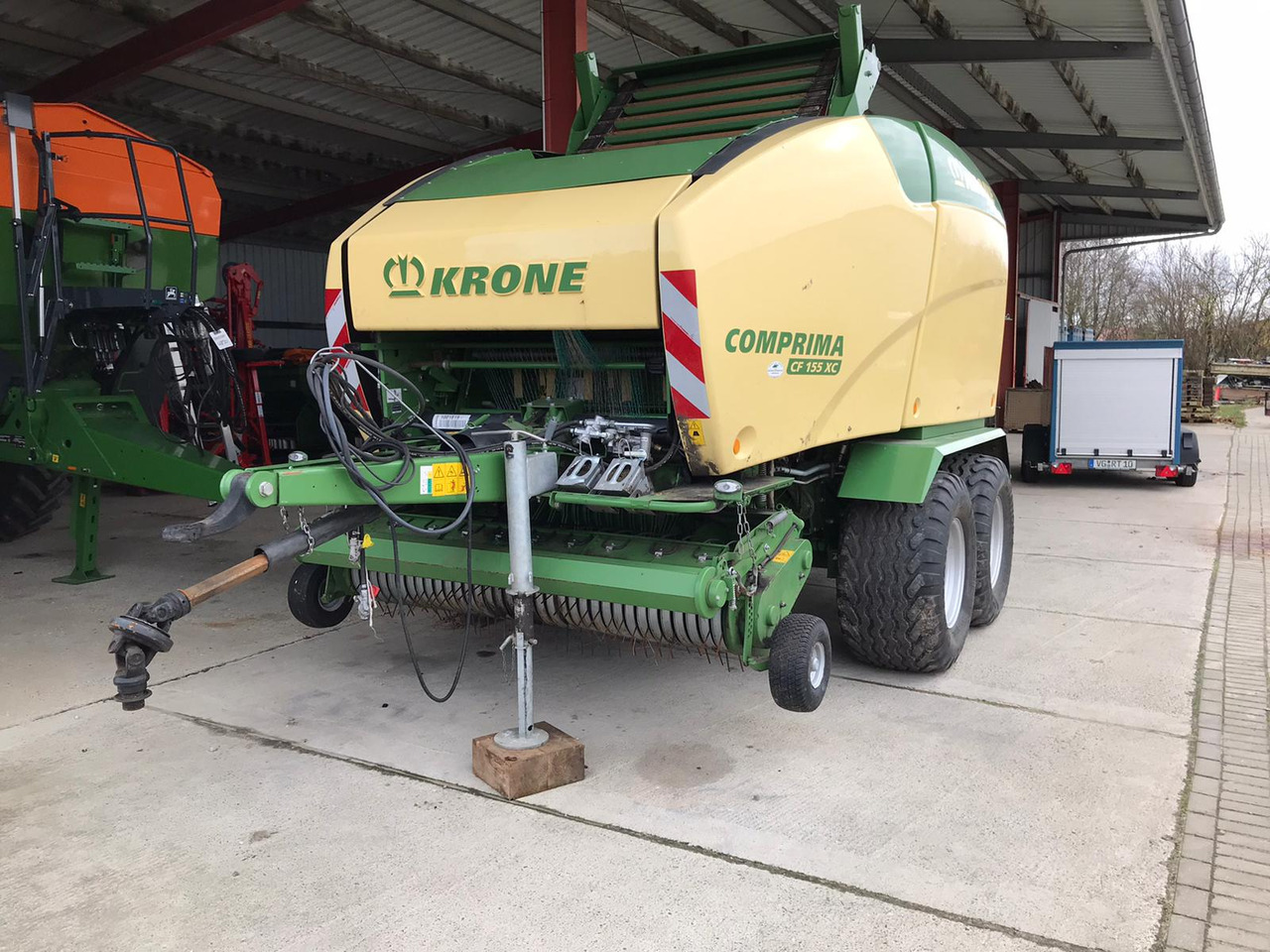 Krone Comprima CF 155 XC - Stroj na sklizeň pícnin: obrázek 1 Krone Comprima CF 155 XC - Stroj na sklizeň pícnin: obrázek 1