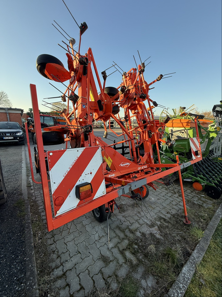 Kuhn Heuwender GF 8702 - Obraceč/ Shrnovač: obrázek 4 Kuhn Heuwender GF 8702 - Obraceč/ Shrnovač: obrázek 4