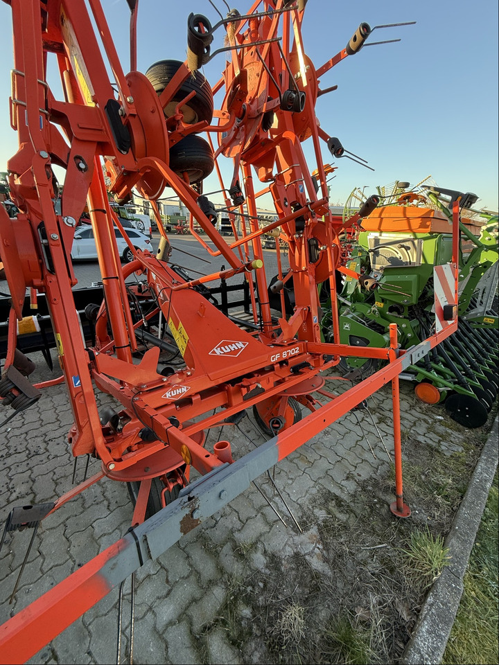 Kuhn Heuwender GF 8702 - Obraceč/ Shrnovač: obrázek 2 Kuhn Heuwender GF 8702 - Obraceč/ Shrnovač: obrázek 2