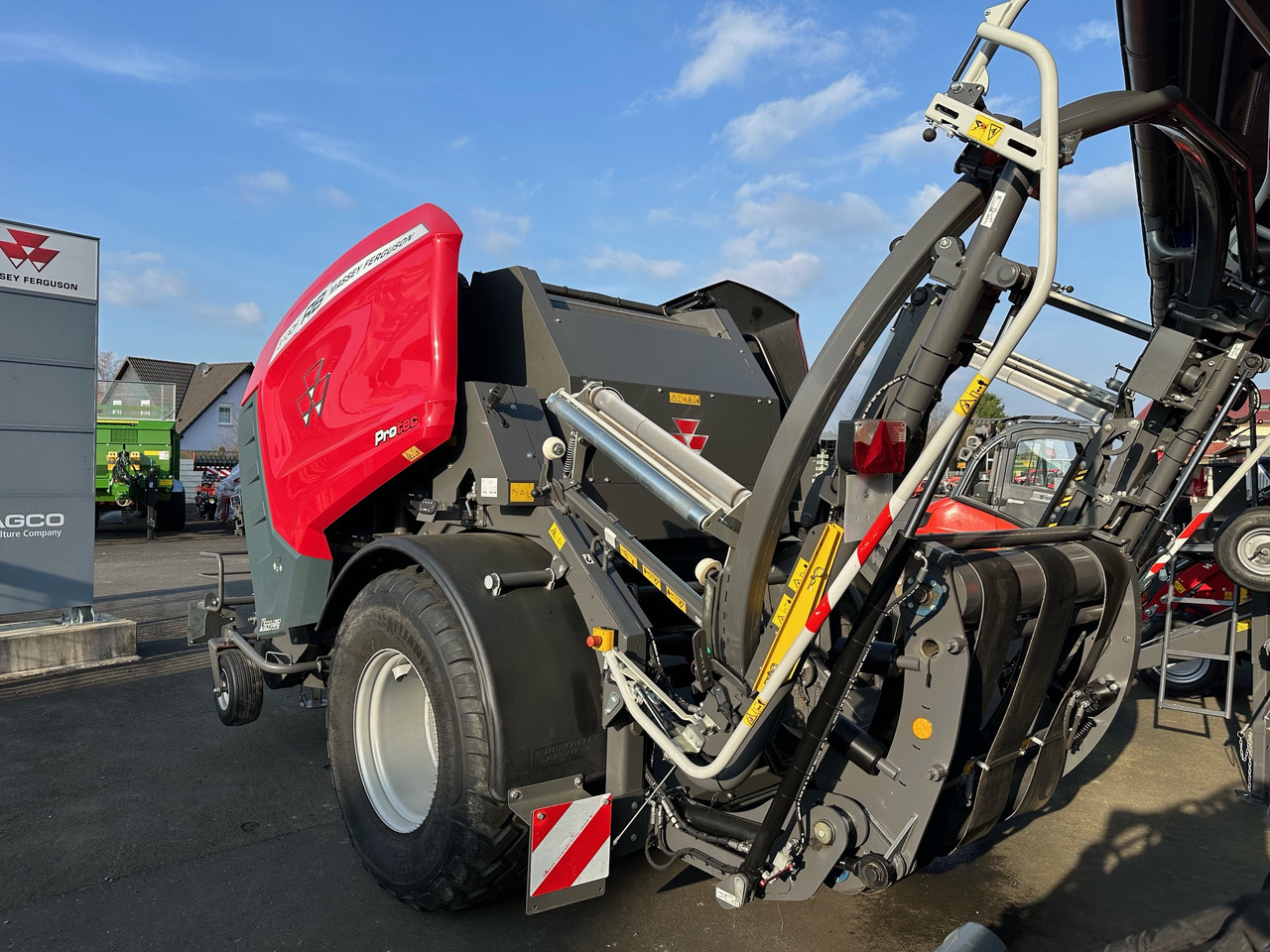 Massey Ferguson 3130 F P-W-Kombi 25Messer - Stroj na sklizeň pícnin: obrázek 4 Massey Ferguson 3130 F P-W-Kombi 25Messer - Stroj na sklizeň pícnin: obrázek 4