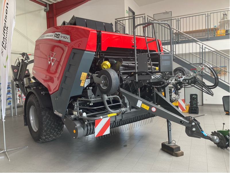 Massey Ferguson 4160 V Protec 25 Messer - Stroj na sklizeň pícnin: obrázek 1 Massey Ferguson 4160 V Protec 25 Messer - Stroj na sklizeň pícnin: obrázek 1
