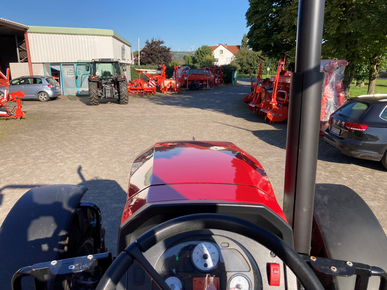 Massey Ferguson 4708 M Plattform Essential - Traktor: obrázek 4 Massey Ferguson 4708 M Plattform Essential - Traktor: obrázek 4