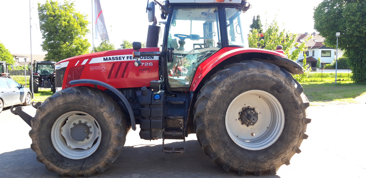 Massey Ferguson 7726 Dyna-6 Efficient - Traktor: obrázek 1 Massey Ferguson 7726 Dyna-6 Efficient - Traktor: obrázek 1