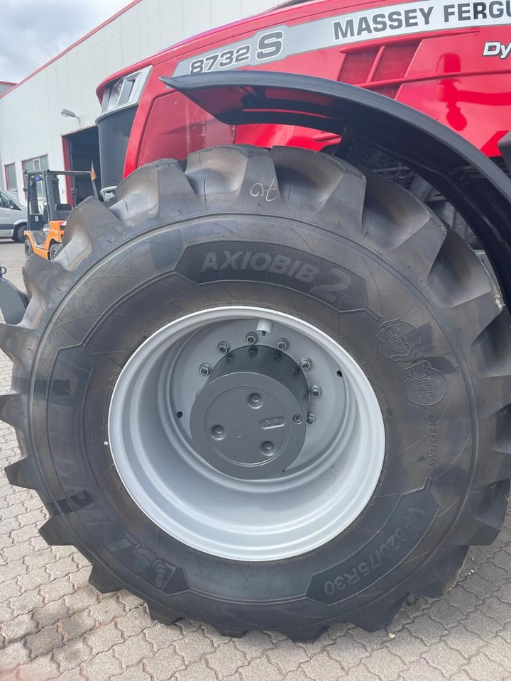 Massey Ferguson 8732 Dyna-VT EXCLUSIVE - Traktor: obrázek 5 Massey Ferguson 8732 Dyna-VT EXCLUSIVE - Traktor: obrázek 5