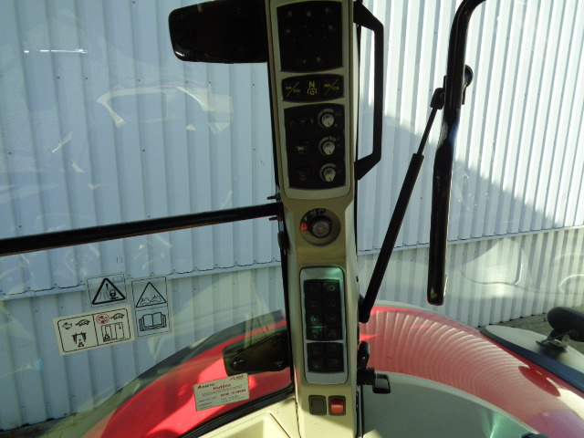 Massey Ferguson 8737 DVT Exclusive - Traktor: obrázek 3 Massey Ferguson 8737 DVT Exclusive - Traktor: obrázek 3