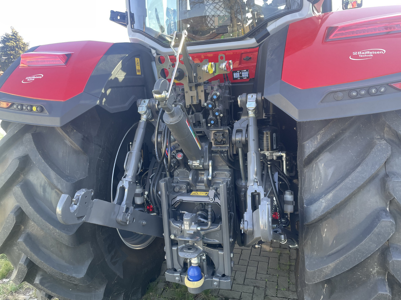 Massey Ferguson 8S.245 Dyna-VT EXCLUSIVE - Traktor: obrázek 3 Massey Ferguson 8S.245 Dyna-VT EXCLUSIVE - Traktor: obrázek 3